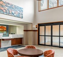Hampton Inn Duluth Lobby