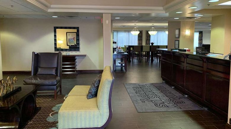 <b>Hampton Inn Danville Lobby</b>. Images powered by <a href="https://iceportal.shijigroup.com/" title="IcePortal" target="_blank">IcePortal</a>.