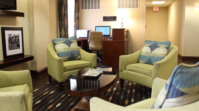 <b>Hampton Inn Danville Lobby</b>. Images powered by <a href="https://iceportal.shijigroup.com/" title="IcePortal" target="_blank">IcePortal</a>.
