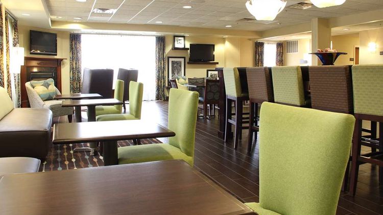 Hampton Inn Danville Lobby