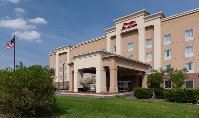 Hampton Inn & Suites Davenport Exterior
