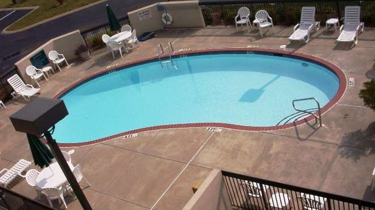 Hampton Inn Dyersburg Pool