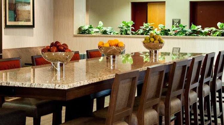 Hampton Inn Doylestown Lobby