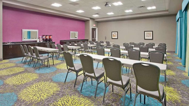 <b>Hampton Inn Kearney Meeting</b>. Images powered by <a href="https://iceportal.shijigroup.com/" title="IcePortal" target="_blank">IcePortal</a>.