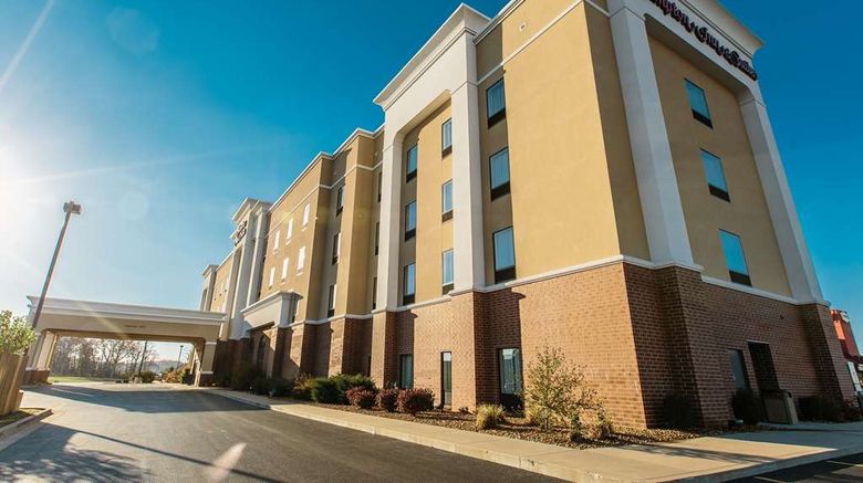 <b>Hampton Inn & Suites Effingham Exterior</b>. Images powered by <a href="https://iceportal.shijigroup.com/" title="IcePortal" target="_blank">IcePortal</a>.