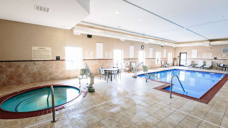 <b>Hampton Inn & Suites Effingham Pool</b>. Images powered by <a href="https://iceportal.shijigroup.com/" title="IcePortal" target="_blank">IcePortal</a>.