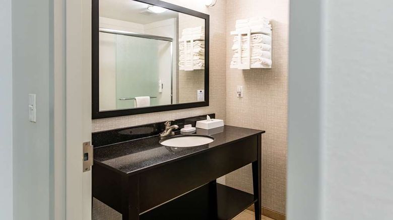 <b>Hampton Inn & Suites Effingham Room</b>. Images powered by <a href="https://iceportal.shijigroup.com/" title="IcePortal" target="_blank">IcePortal</a>.