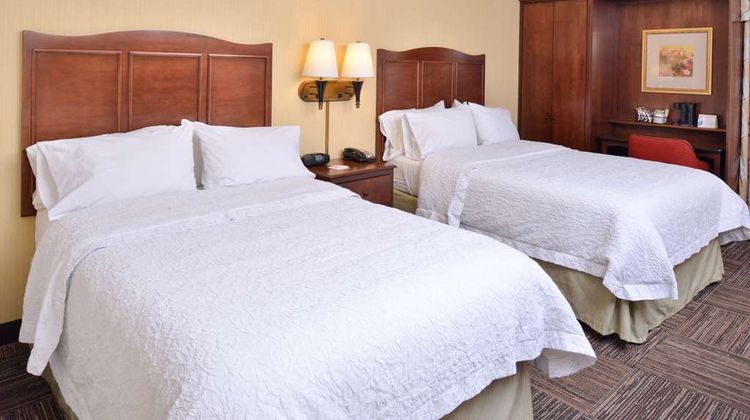 Hampton Inn Elkhart Room