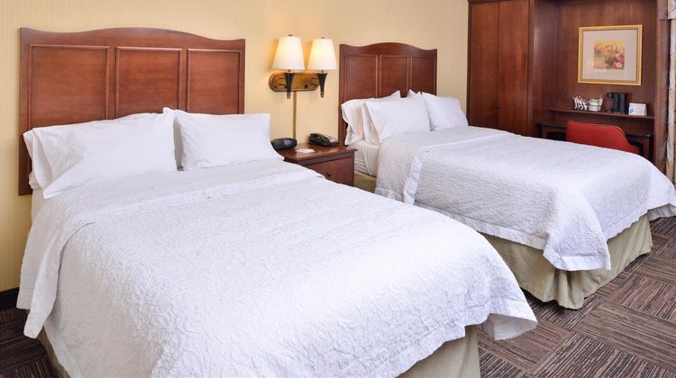 Hampton Inn Elkhart Room
