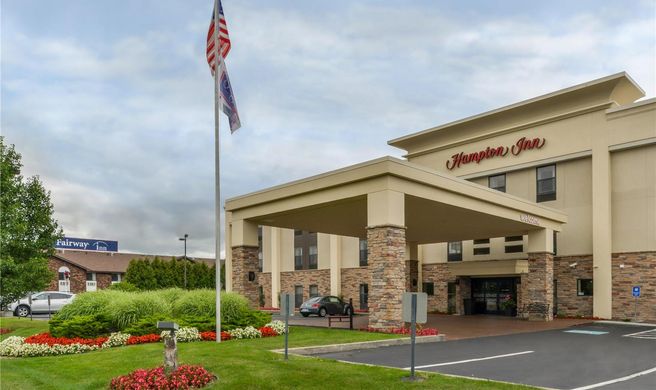 Hampton Inn Elkhart Exterior