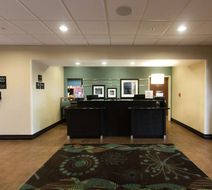 Hampton Inn & Suites - Middlebury Lobby