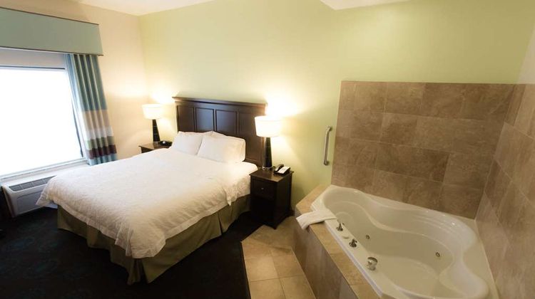 Hampton Inn & Suites - Middlebury Room