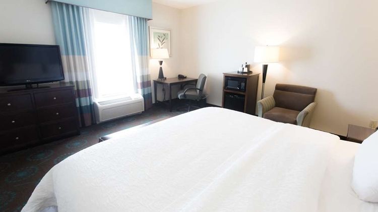 Hampton Inn & Suites - Middlebury Room