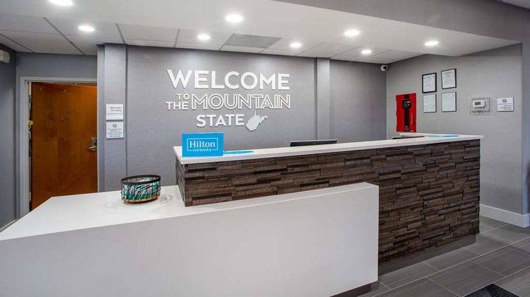 Hampton Inn Elkins Lobby