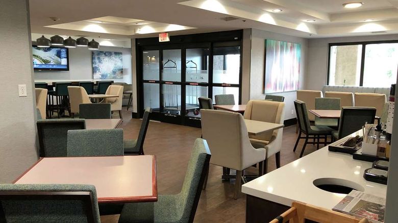 <b>Hampton Inn El Dorado Lobby</b>. Images powered by <a href="https://iceportal.shijigroup.com/" title="IcePortal" target="_blank">IcePortal</a>.