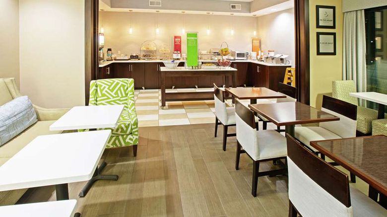 <b>Hampton Inn Elizabethtown Restaurant</b>. Images powered by <a href="https://iceportal.shijigroup.com/" title="IcePortal" target="_blank">IcePortal</a>.