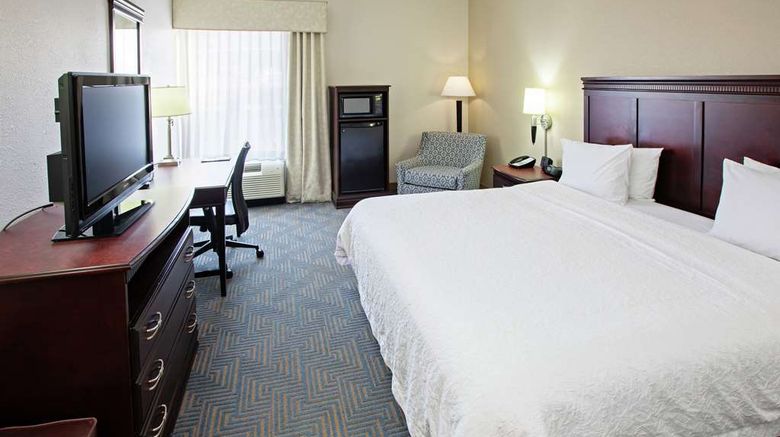 <b>Hampton Inn Elizabethtown Room</b>. Images powered by <a href="https://iceportal.shijigroup.com/" title="IcePortal" target="_blank">IcePortal</a>.