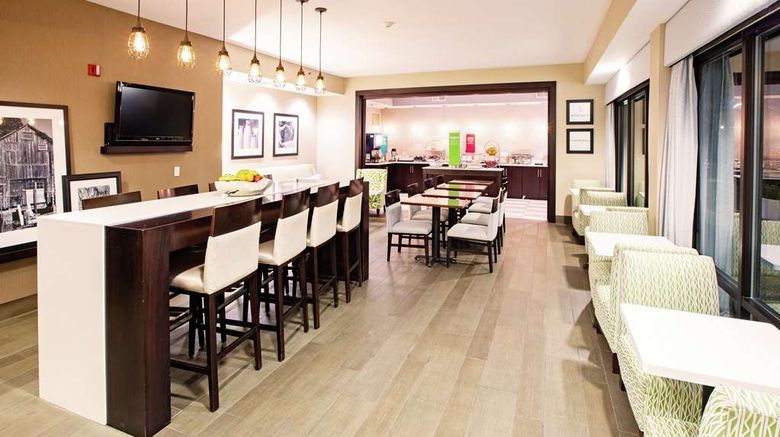 <b>Hampton Inn Elizabethtown Restaurant</b>. Images powered by <a href="https://iceportal.shijigroup.com/" title="IcePortal" target="_blank">IcePortal</a>.