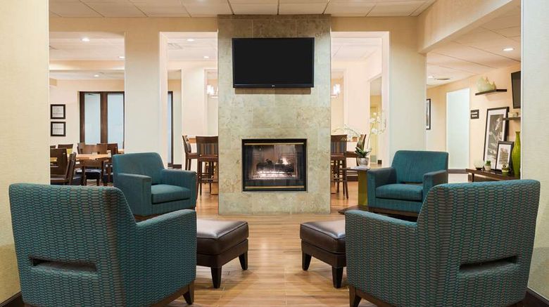 <b>Hampton Inn White Plains/Tarrytown Lobby</b>. Images powered by <a href="https://iceportal.shijigroup.com/" title="IcePortal" target="_blank">IcePortal</a>.