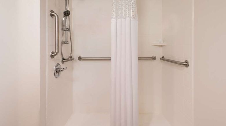 <b>Hampton Inn White Plains/Tarrytown Room</b>. Images powered by <a href="https://iceportal.shijigroup.com/" title="IcePortal" target="_blank">IcePortal</a>.