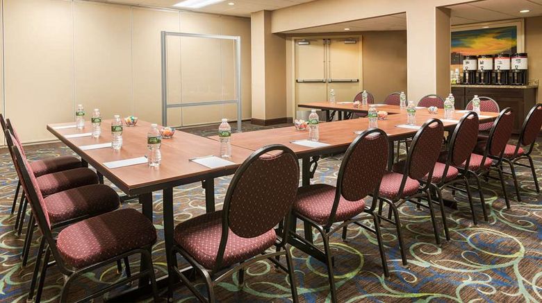 <b>Hampton Inn White Plains/Tarrytown Meeting</b>. Images powered by <a href="https://iceportal.shijigroup.com/" title="IcePortal" target="_blank">IcePortal</a>.