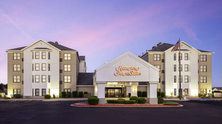 Hampton Inn  and  Suites El Paso-Airport Exterior. Images powered by <a href="https://iceportal.shijigroup.com" target="_blank" rel="noopener">Ice Portal</a>.