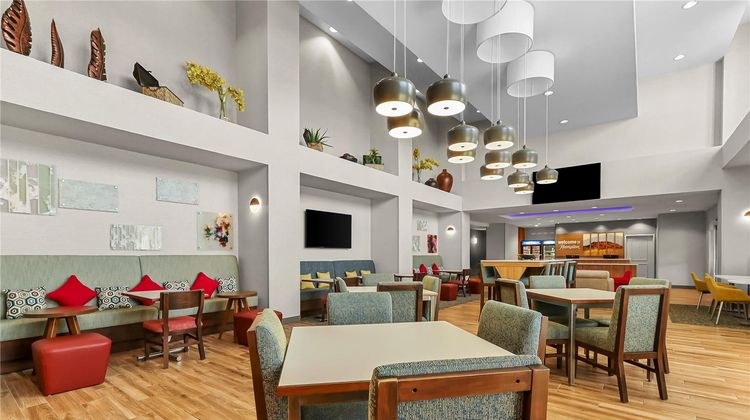 Hampton Inn & Suites El Paso West Lobby