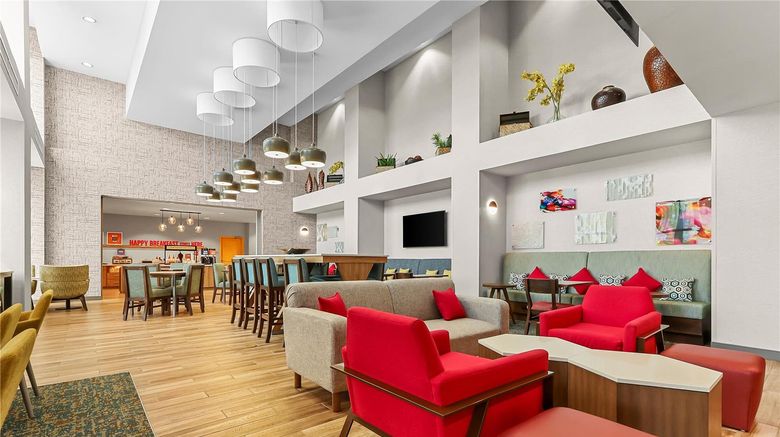 <b>Hampton Inn & Suites El Paso West Lobby</b>. Images powered by <a href="https://iceportal.shijigroup.com/" title="IcePortal" target="_blank">IcePortal</a>.
