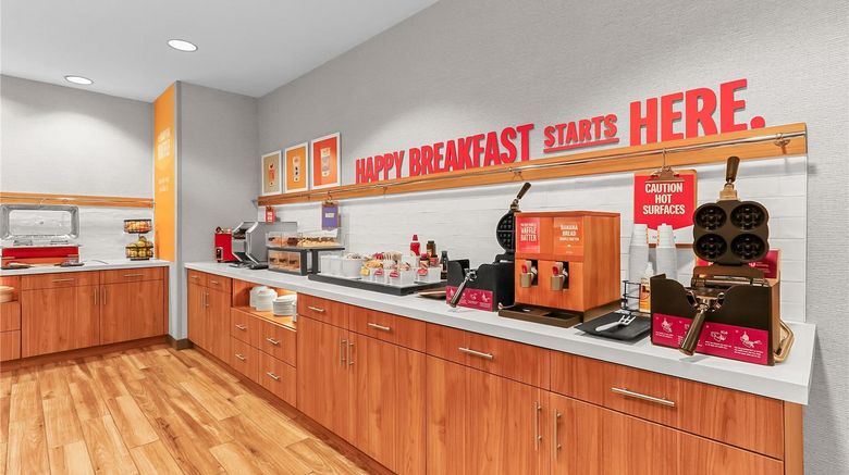 <b>Hampton Inn & Suites El Paso West Restaurant</b>. Images powered by <a href="https://iceportal.shijigroup.com/" title="IcePortal" target="_blank">IcePortal</a>.