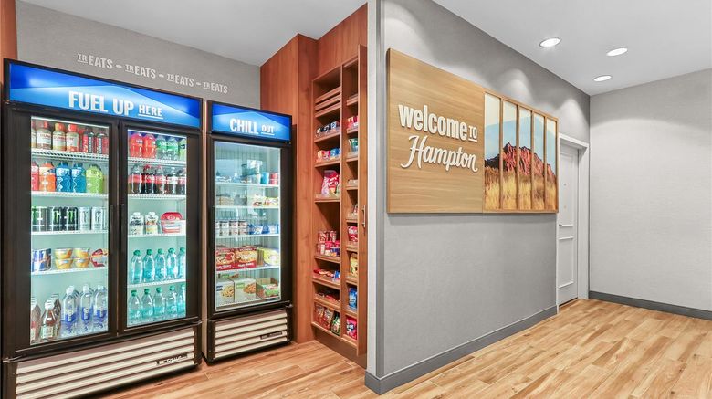 <b>Hampton Inn & Suites El Paso West Restaurant</b>. Images powered by <a href="https://iceportal.shijigroup.com/" title="IcePortal" target="_blank">IcePortal</a>.