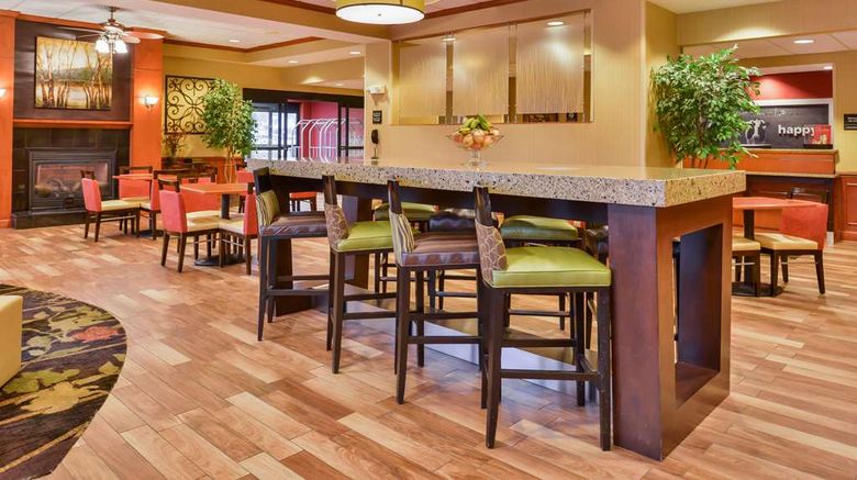 <b>Hampton Inn Emporia Lobby</b>. Images powered by <a href="https://iceportal.shijigroup.com/" title="IcePortal" target="_blank">IcePortal</a>.