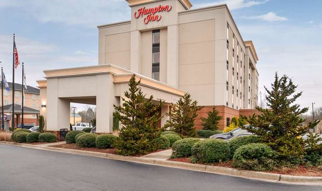 Hampton Inn Emporia Exterior