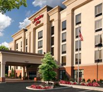 Hampton Inn Springfield South Enfield Exterior