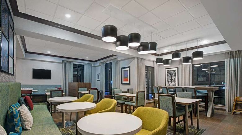 <b>Hampton Inn Keokuk Lobby</b>. Images powered by <a href="https://iceportal.shijigroup.com/" title="IcePortal" target="_blank">IcePortal</a>.
