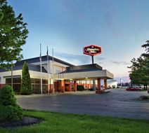 Hampton Inn Ashtabula Exterior