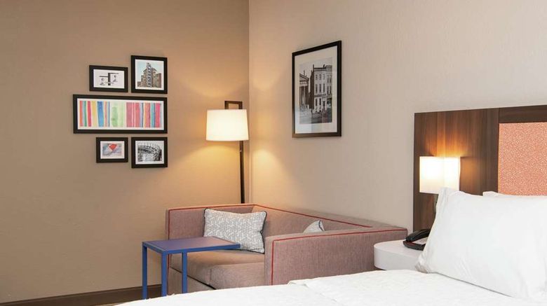 <b>Hampton Inn Erie South Room</b>. Images powered by <a href="https://iceportal.shijigroup.com/" title="IcePortal" target="_blank">IcePortal</a>.