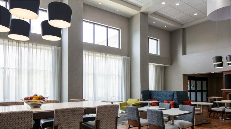 <b>Hampton Inn & Suites West Bend Lobby</b>. Images powered by <a href="https://iceportal.shijigroup.com/" title="IcePortal" target="_blank">IcePortal</a>.