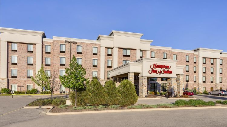 Hampton Inn & Suites West Bend Exterior