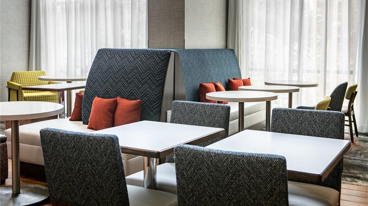 Hampton Inn & Suites West Bend Restaurant