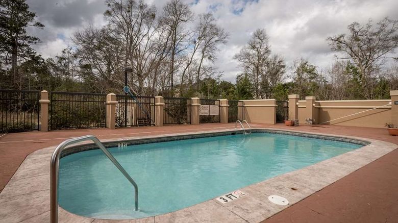 <b>Hampton Inn Enterprise Pool</b>. Images powered by <a href="https://iceportal.shijigroup.com/" title="IcePortal" target="_blank">IcePortal</a>.