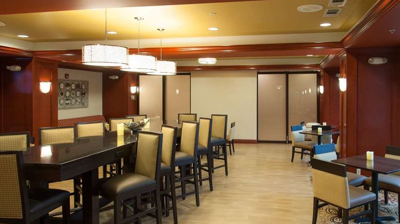 <b>Hampton Inn Enterprise Restaurant</b>. Images powered by <a href="https://iceportal.shijigroup.com/" title="IcePortal" target="_blank">IcePortal</a>.