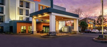 Hampton Inn Eugene Exterior
