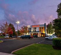 Hampton Inn Eugene Exterior
