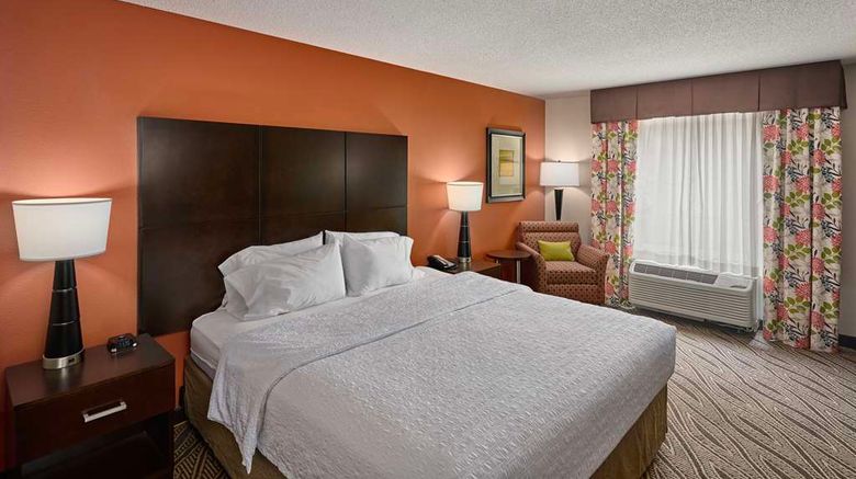 <b>Hampton Inn Evansville Airport Room</b>. Images powered by <a href="https://iceportal.shijigroup.com/" title="IcePortal" target="_blank">IcePortal</a>.