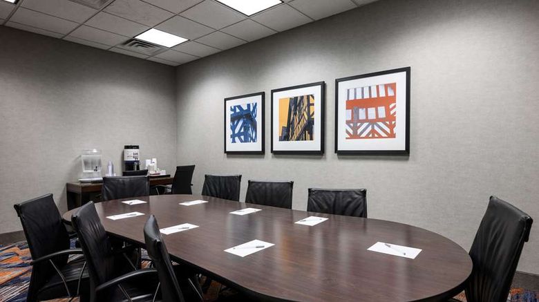<b>Hampton Inn Evansville Airport Meeting</b>. Images powered by <a href="https://iceportal.shijigroup.com/" title="IcePortal" target="_blank">IcePortal</a>.