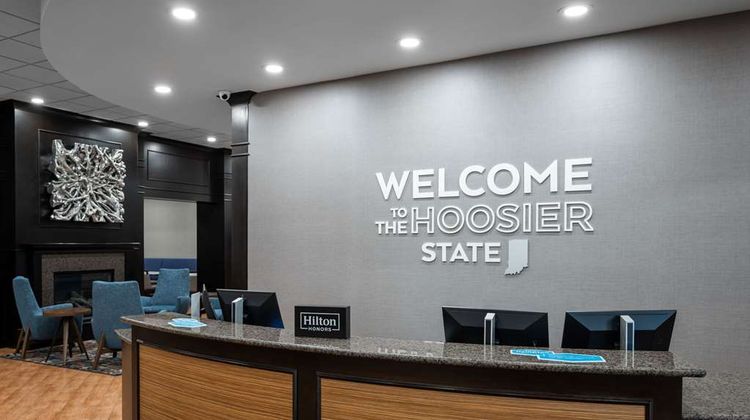 Hampton Inn Evansville Airport Lobby