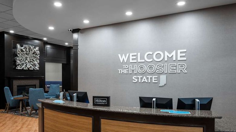 <b>Hampton Inn Evansville Airport Lobby</b>. Images powered by <a href="https://iceportal.shijigroup.com/" title="IcePortal" target="_blank">IcePortal</a>.