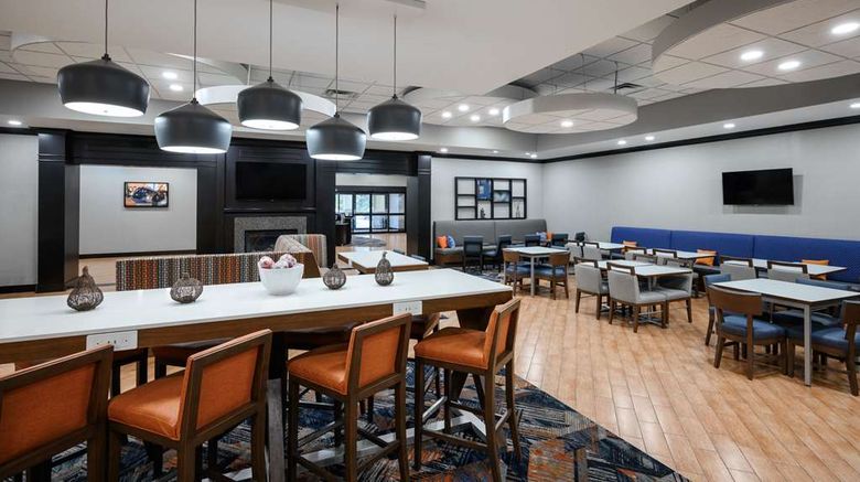 <b>Hampton Inn Evansville Airport Restaurant</b>. Images powered by <a href="https://iceportal.shijigroup.com/" title="IcePortal" target="_blank">IcePortal</a>.