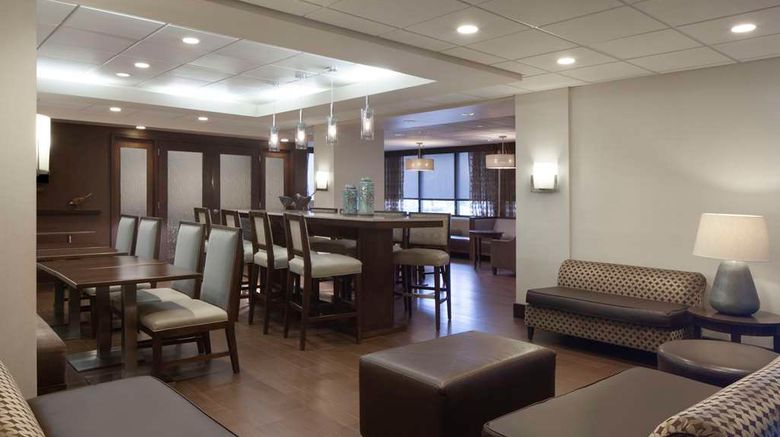 <b>Hampton Inn Evansville Lobby</b>. Images powered by <a href="https://iceportal.shijigroup.com/" title="IcePortal" target="_blank">IcePortal</a>.