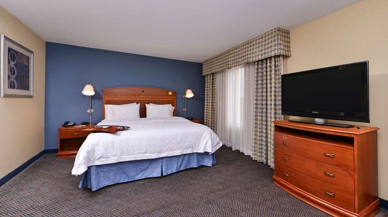 <b>Hampton Inn Evanston Room</b>. Images powered by <a href="https://iceportal.shijigroup.com/" title="IcePortal" target="_blank">IcePortal</a>.